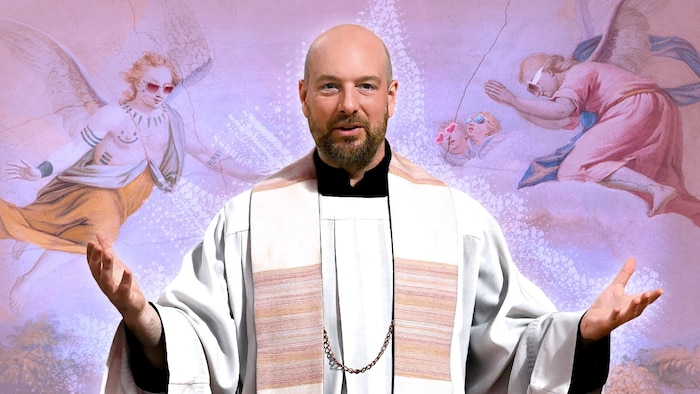 Stephan Zinner spielt den unkonventionellen Pfarrer Reiser mit viel Schmäh und bayrischem ...