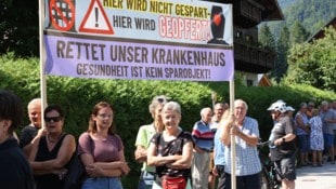 Rund 300 Ausseer demonstrierten am Montag in Grundlsee.