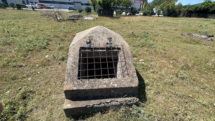 Kleine Einmannbunker zum Schutz für das Wachpersonal.