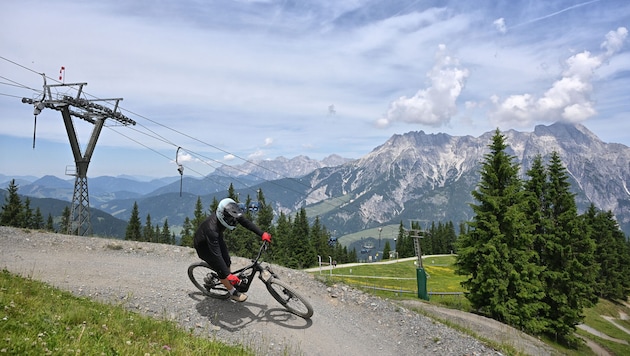 Auf der „Steinberg-Line“ geht es Richtung Tal.