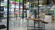 Modern und übersichtlich präsentiert sich die Resch Apotheke im Inneren.