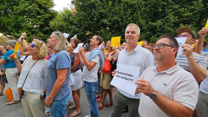 Die Ärzte arbeiten mit einem Stundenlohn von nur 25 Euro.