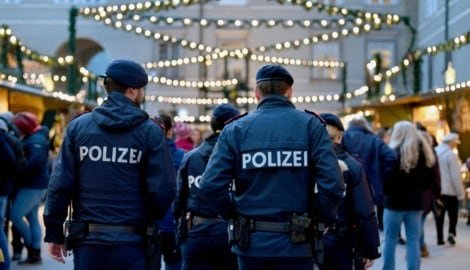 Der 21-Jährige soll mehrere Anschläge auf Weihnachtsmärkte in Salzburg geplant haben.