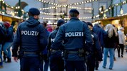 Der 21-Jährige soll mehrere Anschläge auf Weihnachtsmärkte in Salzburg geplant haben.