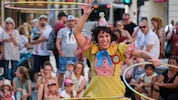 Akrobatik wie im Zirkus: Beim Pflasterspektakel treten Profis auf.