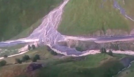 Am Montagabend hat sich ein Erdrutsch in den Dolomiten ereignet.
