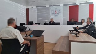 Mit gesenktem Haupt saß der Mann auf der Anklagebank. Es sprach mit leiser Stimme.