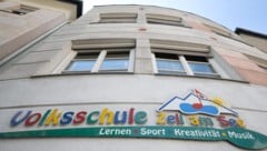 Die Volksschule Zell am See – angrenzend an die Mittelschule, wo noch um den Musikzweig ...