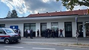 „Die Flossen hoch“: So ging es Montag um 17 Uh in der Harbachsiedlung in Linz-Urfahr zu.