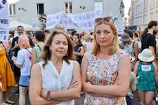 Zebra-Geschäftsführerin Alexandra Köck und Caritas-Direktorin Nora Tödtling-Musenbichler ...