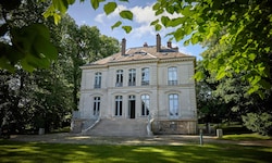Die Villa von Modezar Karl Lagerfeld wurde um rund 5 Millionen Euro verkauft.