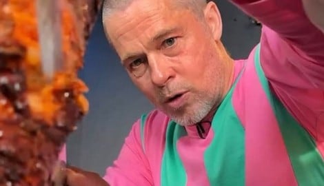 Brad Pitt kommt beim Zubereiten der Tacos ganz schön ins Schwitzen. Die Fans finden den ...