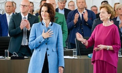 Karoline Edtstadler (ÖVP) ist Wilfried Haslauers Nachfolgerin und neue Landeshauptfrau von ...