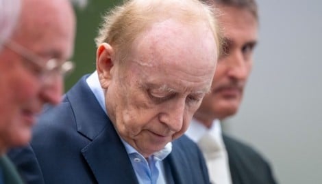 Starkoch Alfons Schuhbeck (76) vor der Urteilsverkündung im Münchner Gerichtssaal.