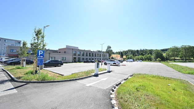 Mit den Gebühren will man unter anderem eine dauerhafte Belegung durch Fremd- oder Dauerparker ...