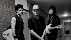 Gitarrist Ben Christo (l.) ist seit 2006 an der Seite von Sisters Of Mercy-Mastermind Andrew ...