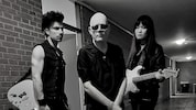 Gitarrist Ben Christo (l.) ist seit 2006 an der Seite von Sisters Of Mercy-Mastermind Andrew ...