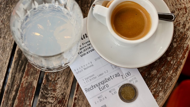 Beim Trinkgeld gehen SPÖ und ÖVP in konträre Richtungen.