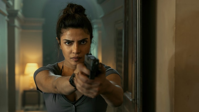 Priyanka Chopra als knallharte MI-6-Agentin Noel Bisset.