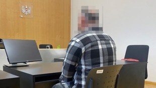 Der Angeklagte fasste am Mittwoch am Landesgericht Feldkirch seine bereits siebte Vorstrafe aus. ...