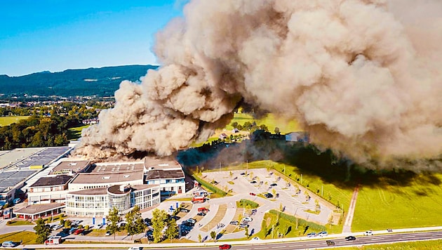 Ein Großbrand hielt 300 Feuerwehrleute in Atem.