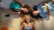 „Mädchen, Mädchen“: Kult-Teenie-Film kehrt als Remake zurück und ist ab Donnerstag im Kino. 
