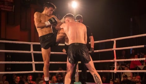 Radman (l.) steht erstmals seit dem K. o.ohne Helm im Ring