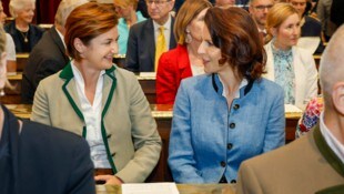 Schon in der Früh hatte es Edtstadler mit Svazek in der Kirche lustig.