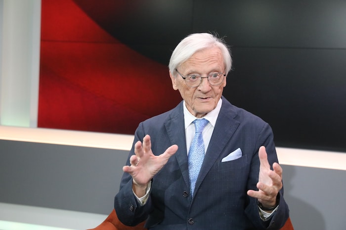 Wolfgang Schüssel war vom 4. Februar 2000 bis 11. Jänner 2007 österreichischer Bundeskanzler.