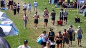 Aufgrund der hohen Temperaturen hielt sich die Bekleidung im wahrsten Sinne des Wortes in ...
