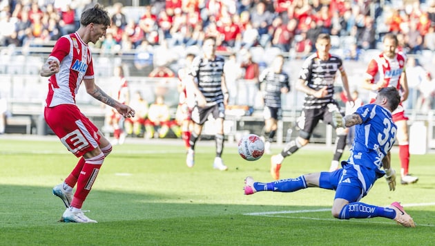 Tio Cipot (l.) sicherte im letzten Duell mit LASK den 1:0-Sieg.