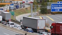 Am kommenden Wochenende müssen sich Verkehrsteilnehmende wieder auf viele Staus einstellen, ...