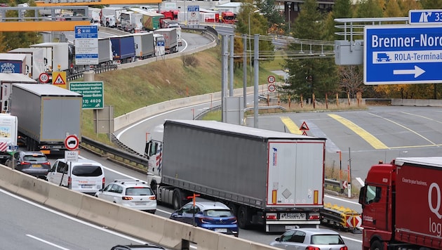 Im Bereich des Nadelöhrs Luegbrücke kam es zu den Stauungen (Symbolbild).