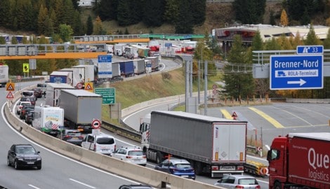Im Bereich des Nadelöhrs Luegbrücke kam es zu den Stauungen (Symbolbild).