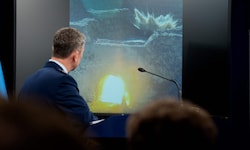Bei einer Pressekonferenz nach den Luftschlägen gegen die Atomanlagen im Iran zeigte man im ...