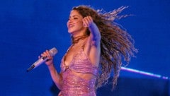 Sängerin Shakira bei einem ihrer Auftritte während der laufenden Tournee. Eine Klinik in Peru ...