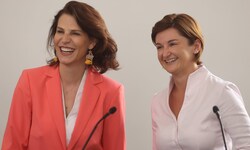 Karoline Edtstadler und Marlene Svazek streichen 2026 den Pflegebonus. Pflegekräfte verdienen ...