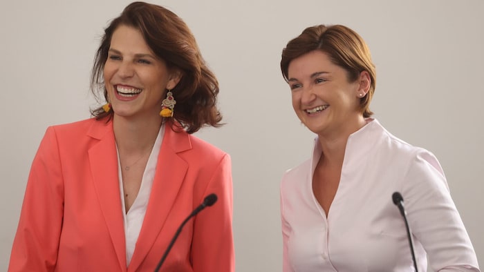 Landeschefin Karoline Edtstadler und ihre Vize Marlene Svazek streichen den Pflegebonus sechs ...