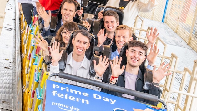 Stefan Kraft (li.) hat die Fahrgeschäfte im Prater bereits getestet.