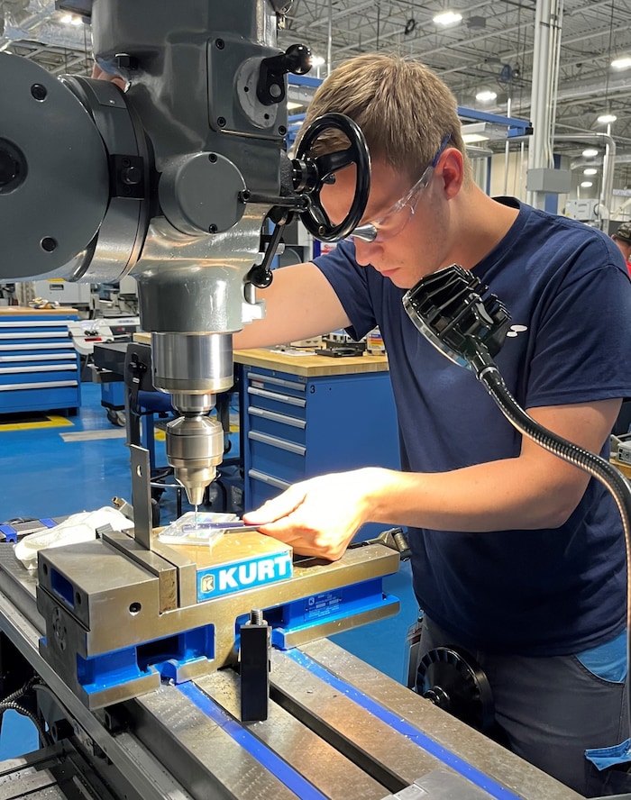 Nicht alle Jungen sind so engagiert wie dieser Plansee-Mitarbeiter.