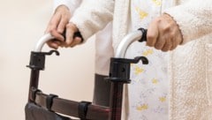 Auf perfide Weise knöpfte ein Grazer schutzbedürftigen Menschen Geld ab.