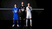 Schwarzes Heimtrikot, Weiß in der Fremde – und in Blau als dritte Variante 