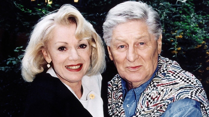 Die beiden Hauptdarsteller Günther Pfitzmann und Anita Kupsch bei einem gemeinsamen Fototermin.