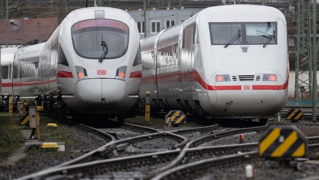 Bis 18. August ist das Deutsche Eck wegen Bauarbeiten gesperrt, Züge werden deshalb großflächig ...