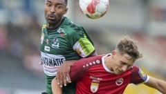 Paul Lipczinski (re.) wird Austrianer.