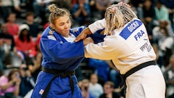 Maria Höllwart (li.) hofft auf eine baldige Rückkehr auf die Matte. 