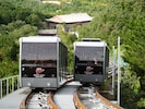 Die Standseilbahn zur Chinesischen Mauer wurde 2017 eröffnet, in den Fahrzeugen haben je 120 ...