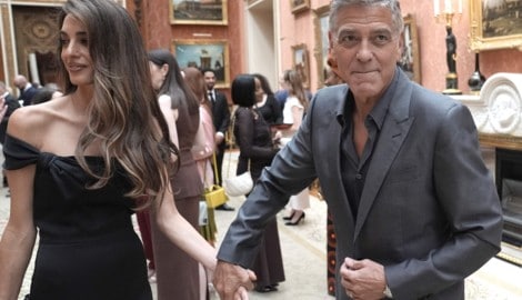 George und Amal Clooney beim Empfang im Buckingham Palace – auch hier gilt: Keine Handys ...