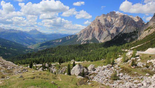 Blick vom Valparolapass Richtung Nordwesten ins Gadertal