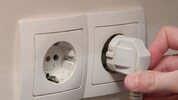 Ein lang gedienter Kärntner Beamter zog zu Hause des Öfteren den Stecker und ließ seinen ...